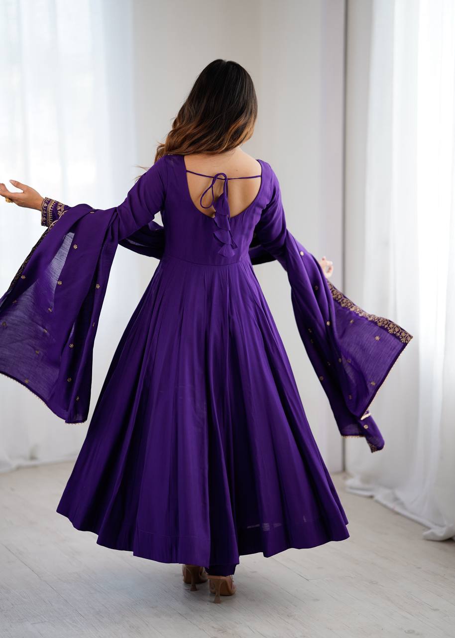 PRESENTING NEW HIGH PREMIUM QUALITY PURE ROMAN CHANDERI SILK FABRIC FULLY FLARE ANARKALI, WITH DUPATTA SET, PENT READY TO WEAR