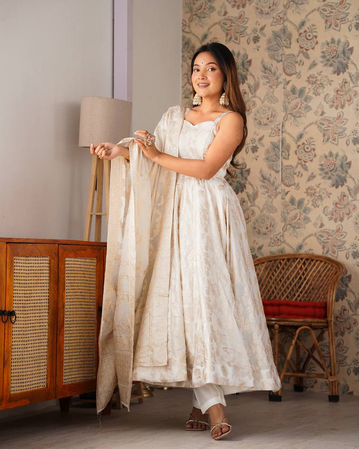 FULLY FLARE KALI PATTERN AND CANVAS PATTA WITH DUPATTA SET, PENT READY TO WEAR