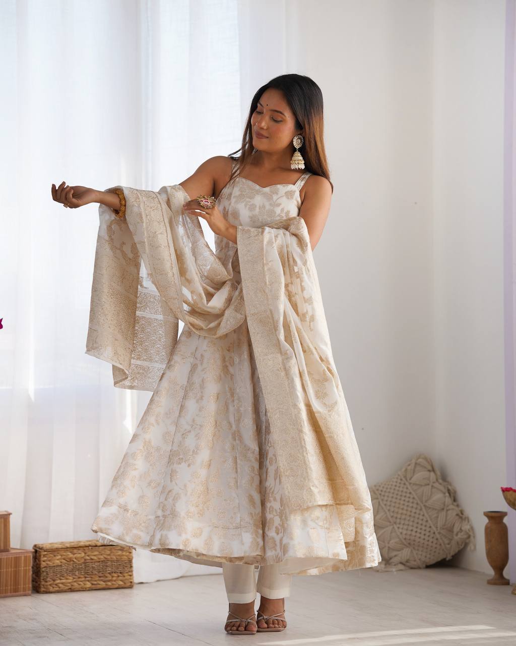 FULLY FLARE KALI PATTERN AND CANVAS PATTA WITH DUPATTA SET, PENT READY TO WEAR