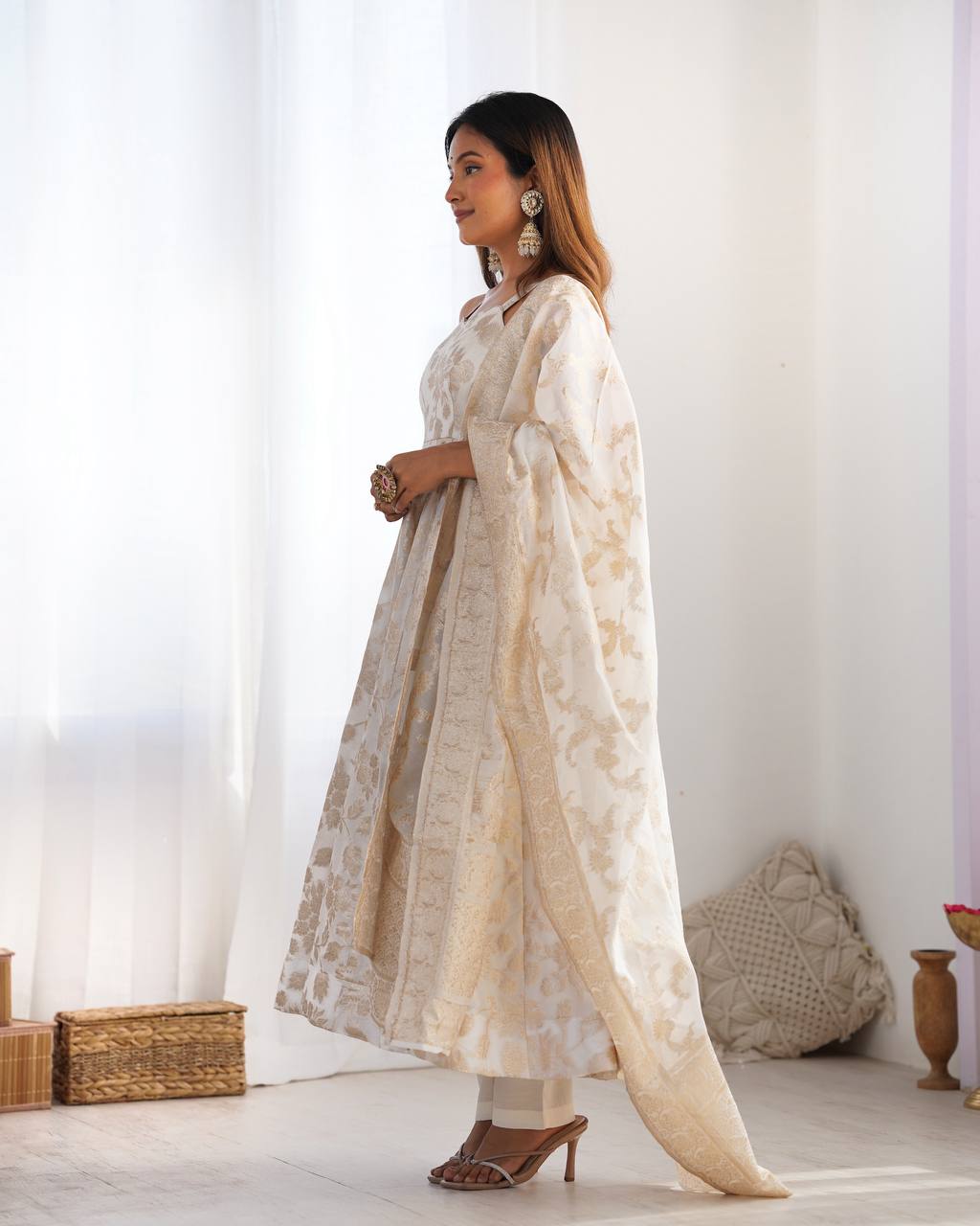 FULLY FLARE KALI PATTERN AND CANVAS PATTA WITH DUPATTA SET, PENT READY TO WEAR