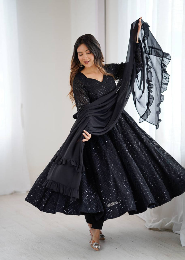 FULLY FLARE KALI PATTERN AND CANVAS PATTA WITH DUPATTA SET, PENT READY TO WEAR