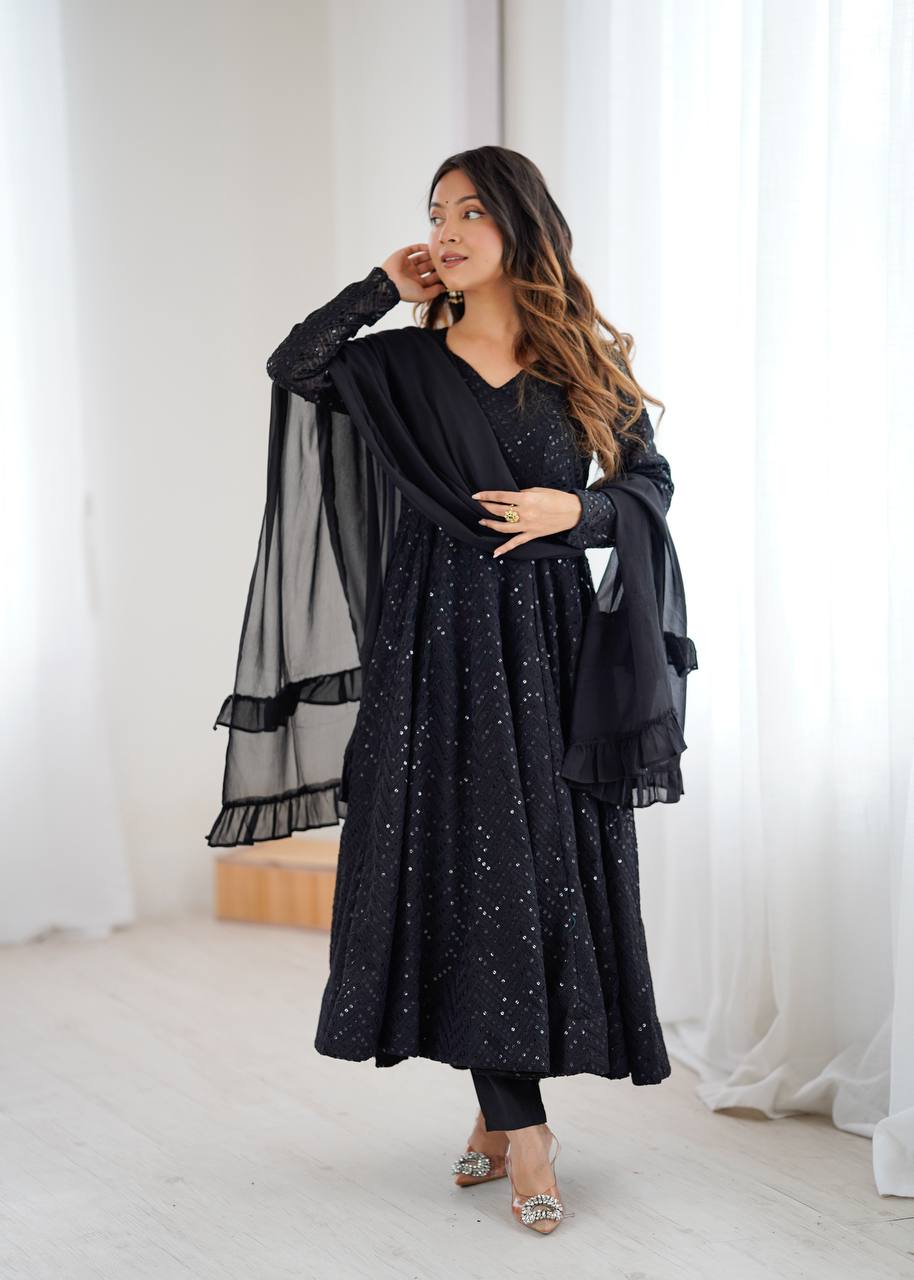 FULLY FLARE KALI PATTERN AND CANVAS PATTA WITH DUPATTA SET, PENT READY TO WEAR