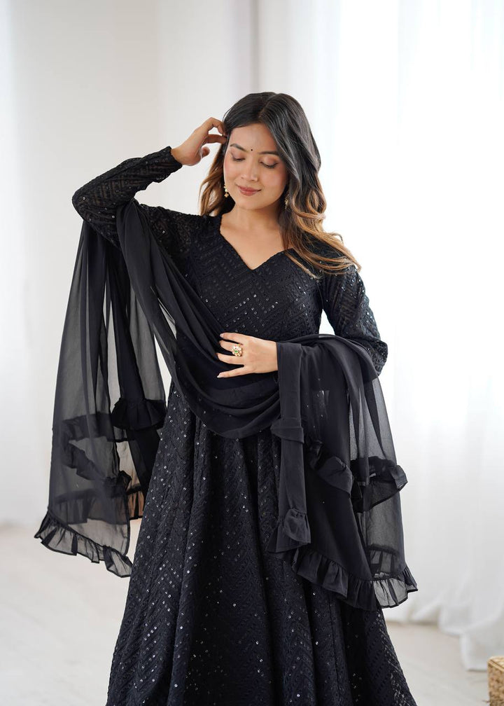FULLY FLARE KALI PATTERN AND CANVAS PATTA WITH DUPATTA SET, PENT READY TO WEAR