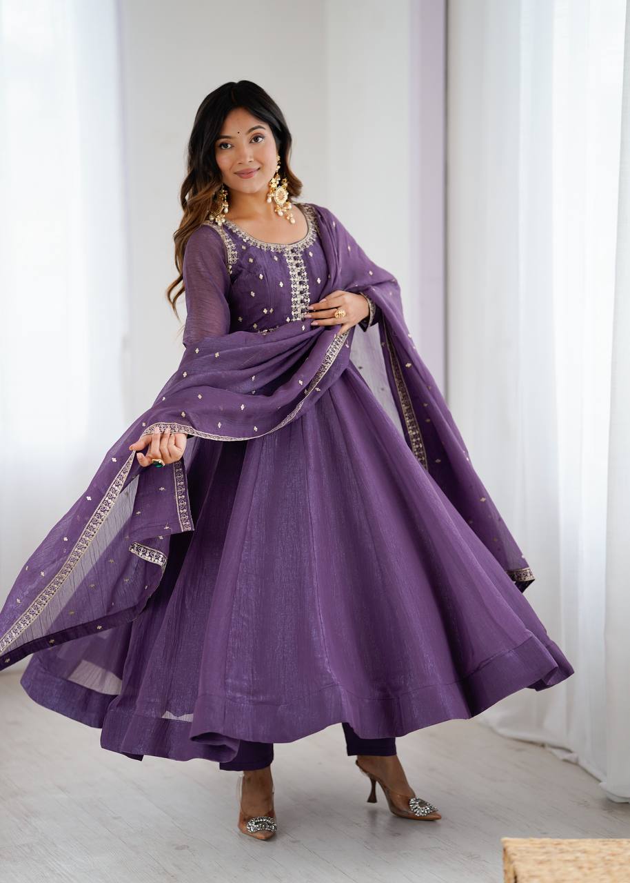 HIGH PREMIUM QUALITY PURE CRUNCHY SILK FABRIC FULLY FLARE ANARKALI GOWN, PENT WITH DUPATTA SET READY TO WEAR