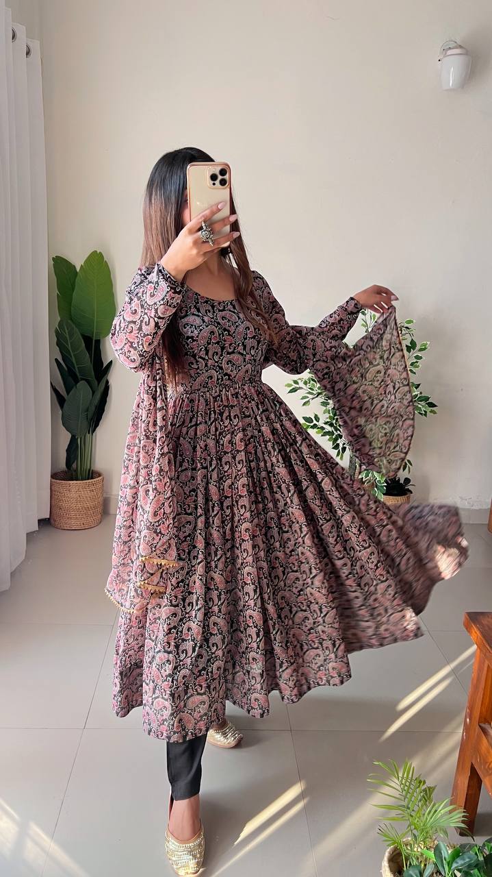 ALLURING KALAMKARI SUIT