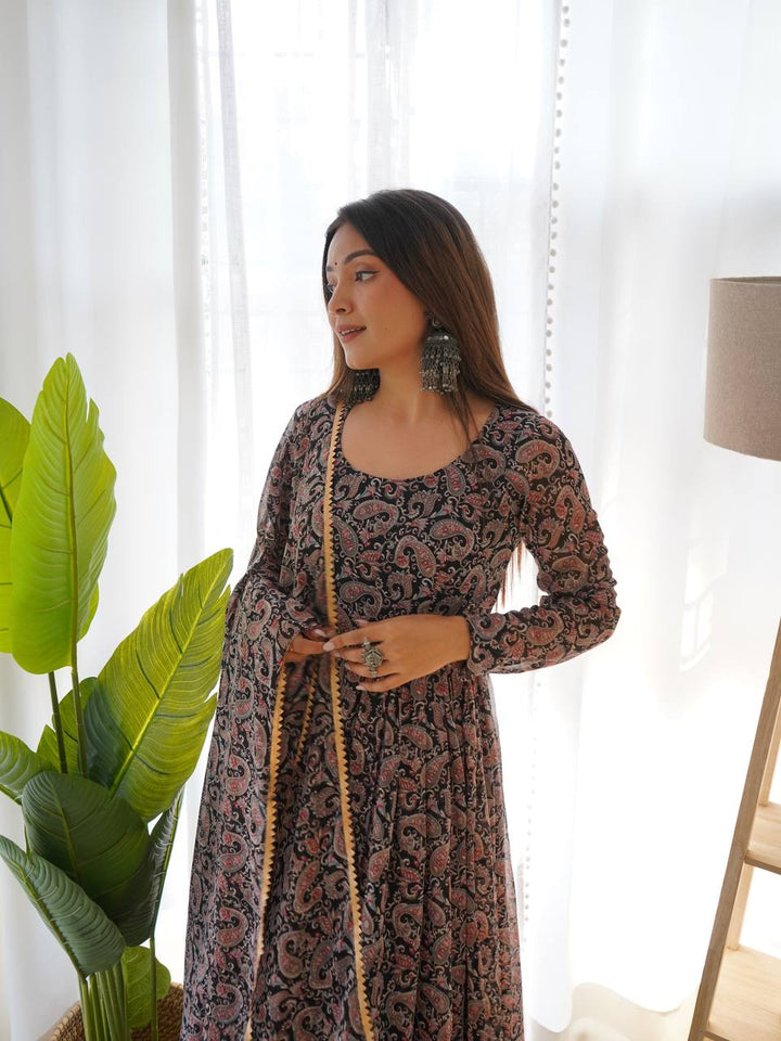 ALLURING KALAMKARI SUIT